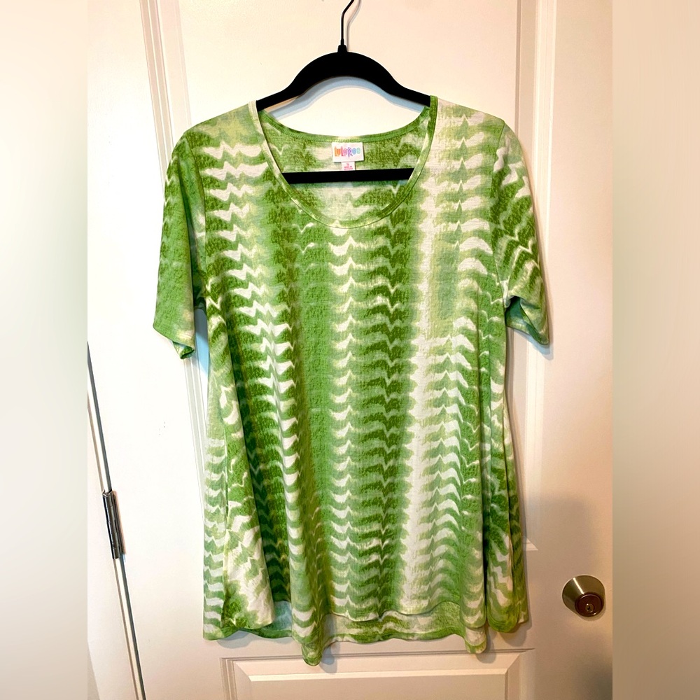 LuLaRoe Green and white Perfect T short sleeve shirt